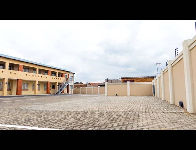 4,100M² BUSINESS FOR SALE IN ORMONDE
